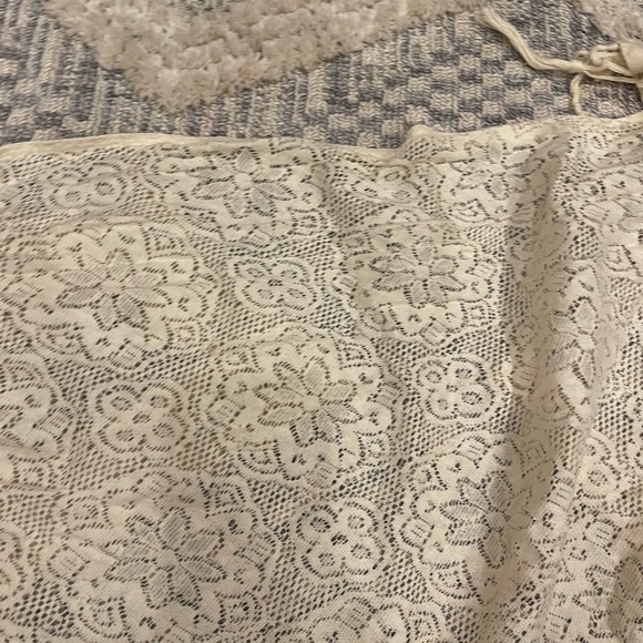 Anthropologie Cream Vintage Lace Fringe Tassel Scarf - Picture 4 of 4